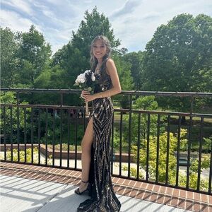 Elegant Black and Gold Evening Gown